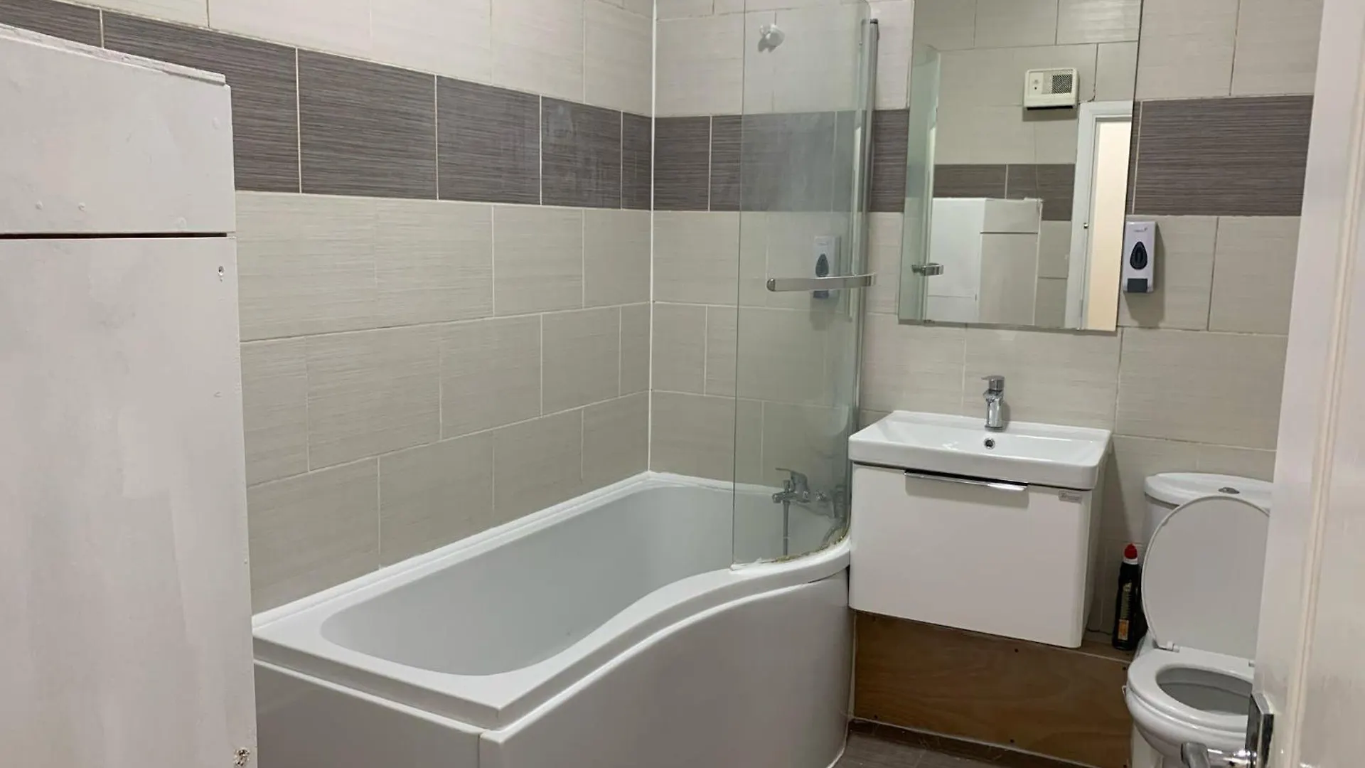 Homestay Heavenly Nest Whitechapel Service Apartment London